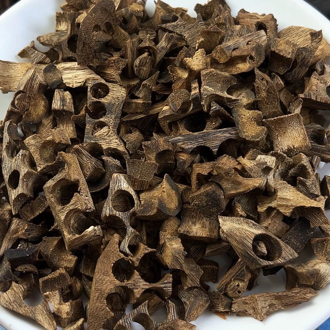 香料绿奇楠乌身圆叶块料100克