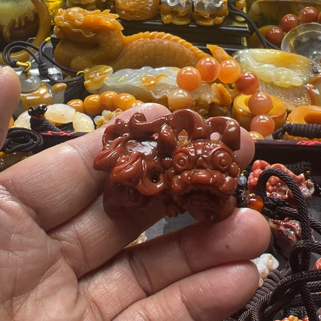 石英质玉未镶嵌颈饰