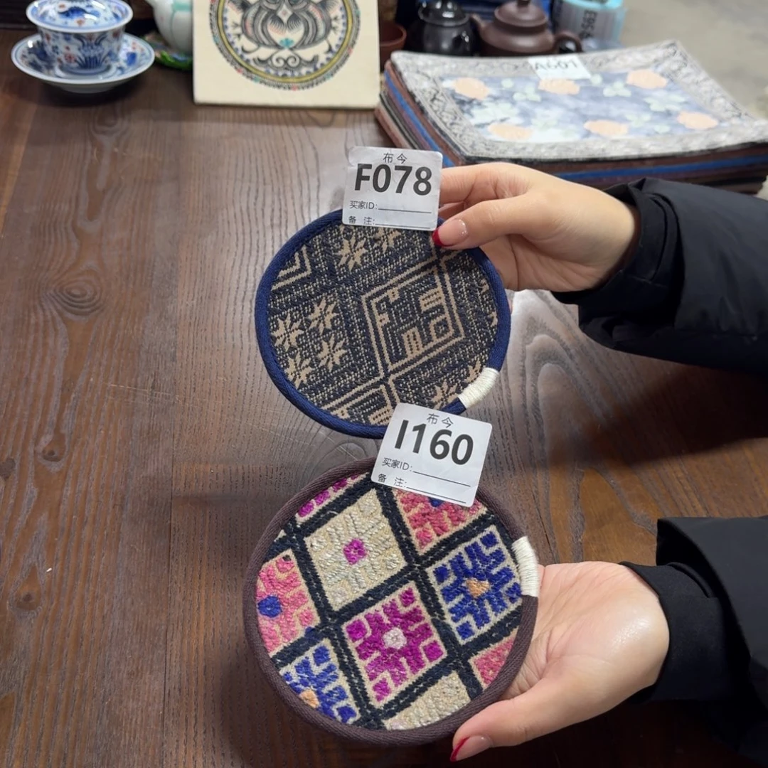 肉***肉刺绣078160两张织锦杯垫