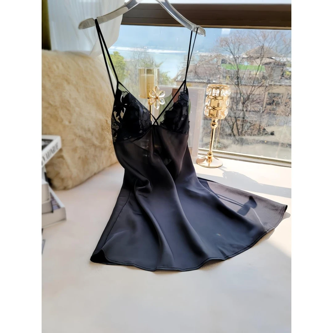 轻奢性感吊带睡裙女夏季美背纯欲风睡衣薄款黑色蕾丝家居服战袍