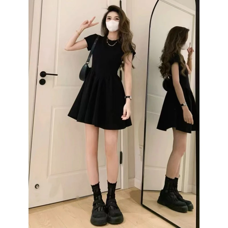 大卖法式浪漫复古黑色简约短袖连衣裙女2025新款夏季小个子穿搭短