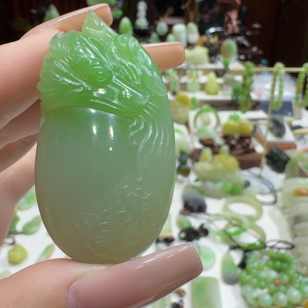 和田玉（翠青玉）未镶嵌颈饰翠青狼道