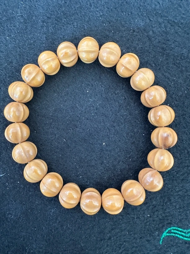 猴头小鲨鱼鳍8013(黑点，裂，漏瑕疵,多样性发其一，介意勿拍)