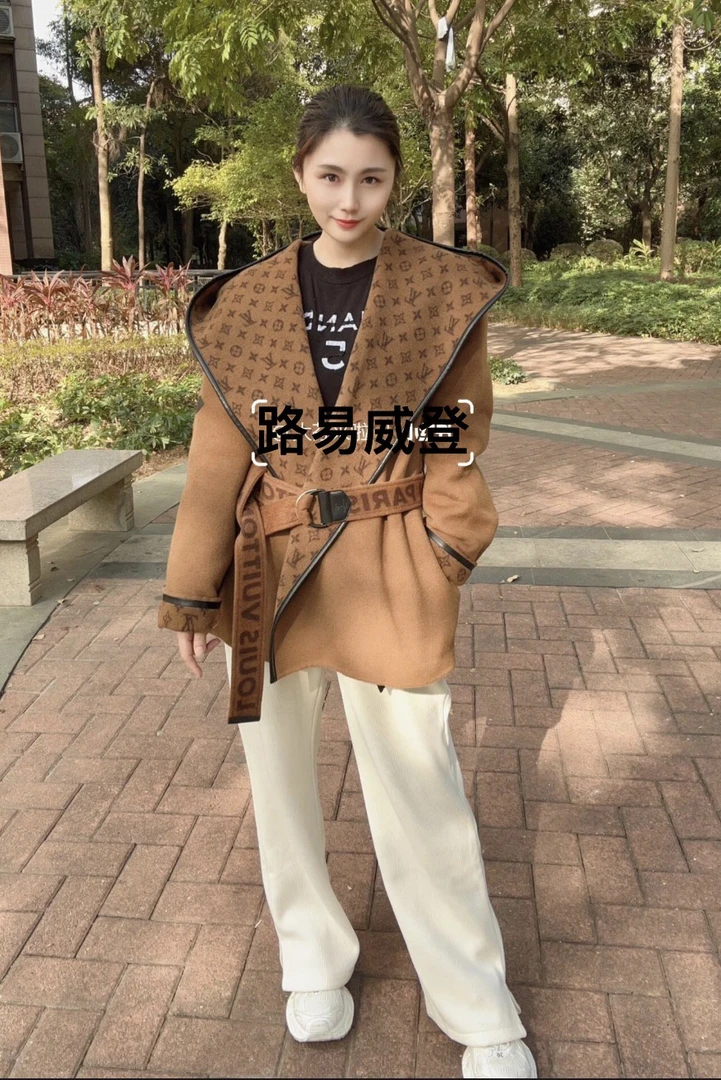 99新 LouisVuitton/路易威登 24新款肉桂色浴袍大衣38码 GM001547