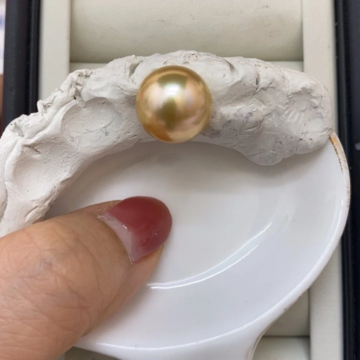 未镶嵌裸珠海水珍珠胡**塔