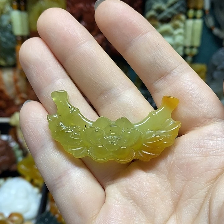 岫玉未镶嵌吊坠(赠链)