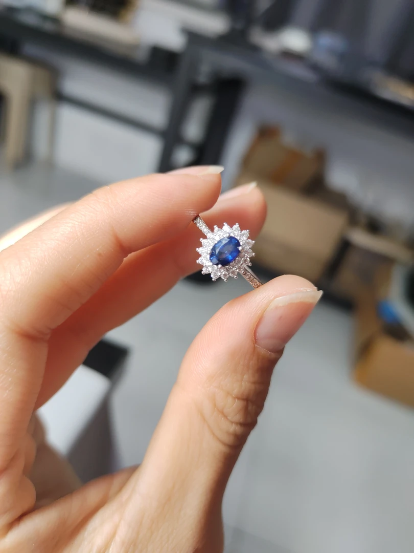 ［如一珠宝］蓝宝石戒指