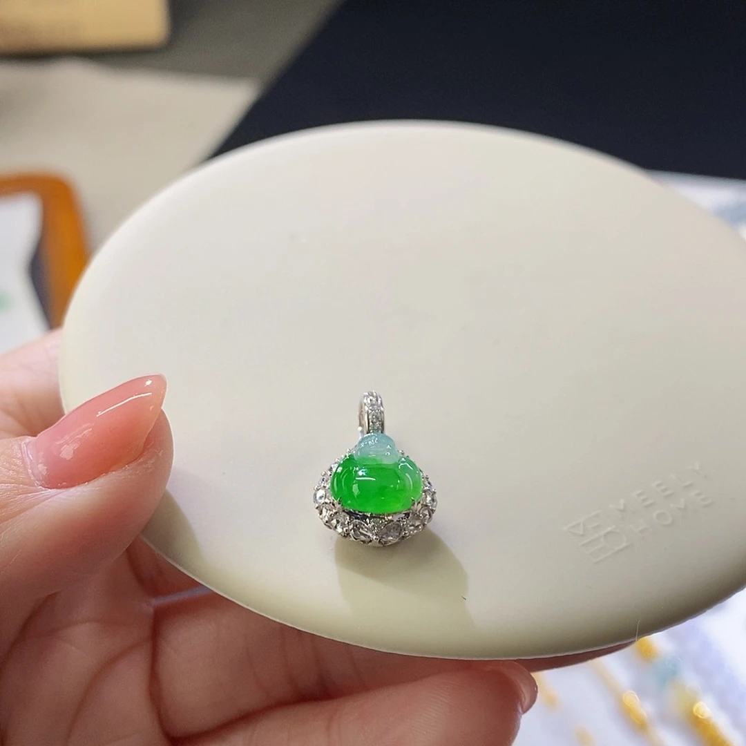 翡翠把件未镶嵌佛公