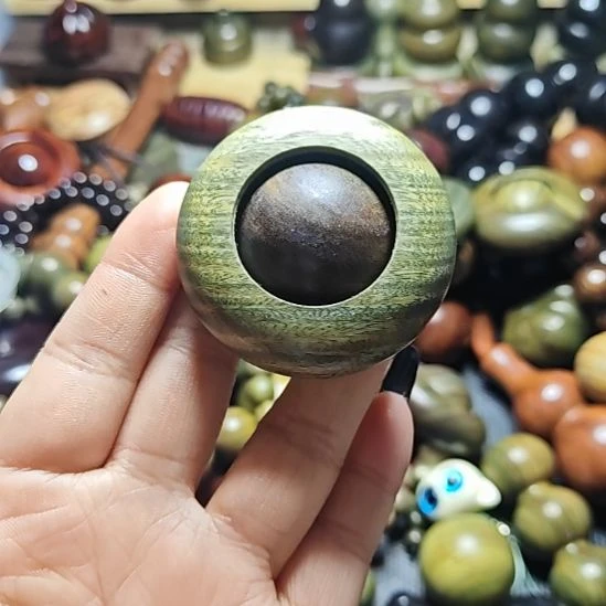 梁***N香榧木绿檀时来运转