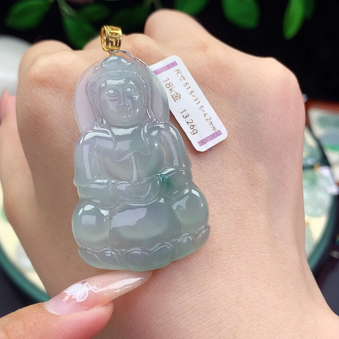 翡翠18K金镶嵌颈饰观音
