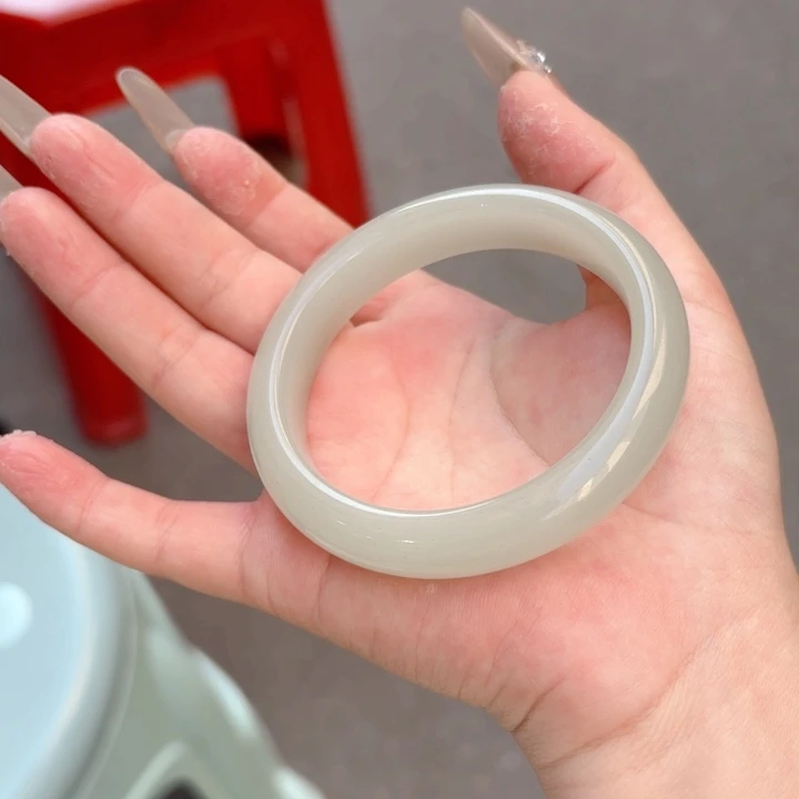 东陵石手镯未镶嵌