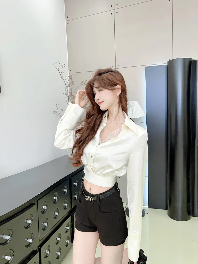 《维纳斯之夜》高级感缎面衬衫拼接蕾丝收腰显瘦#8533