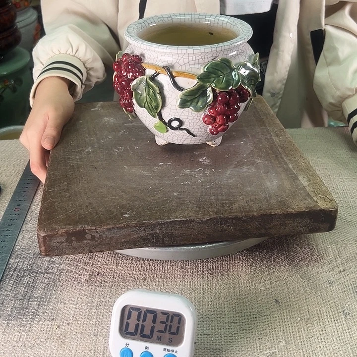 卢***。泳坤堂石湾盆陶瓷