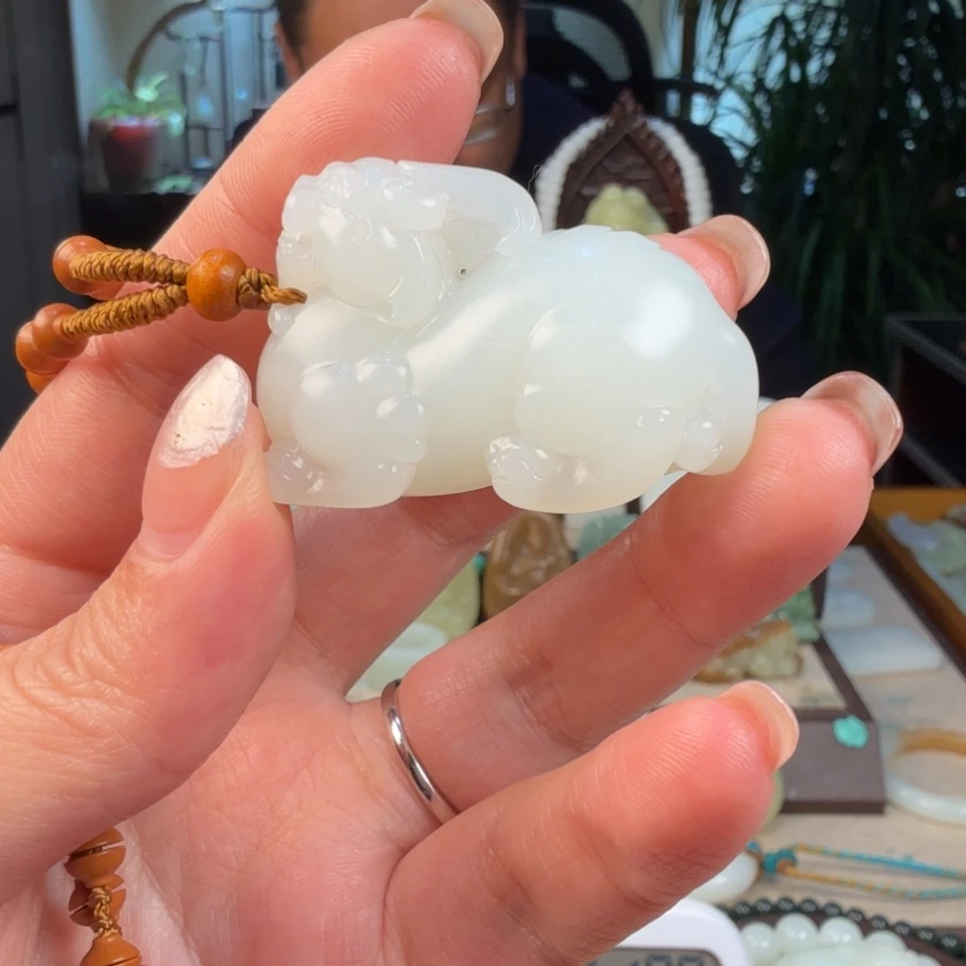 用***6和田玉未镶嵌颈饰