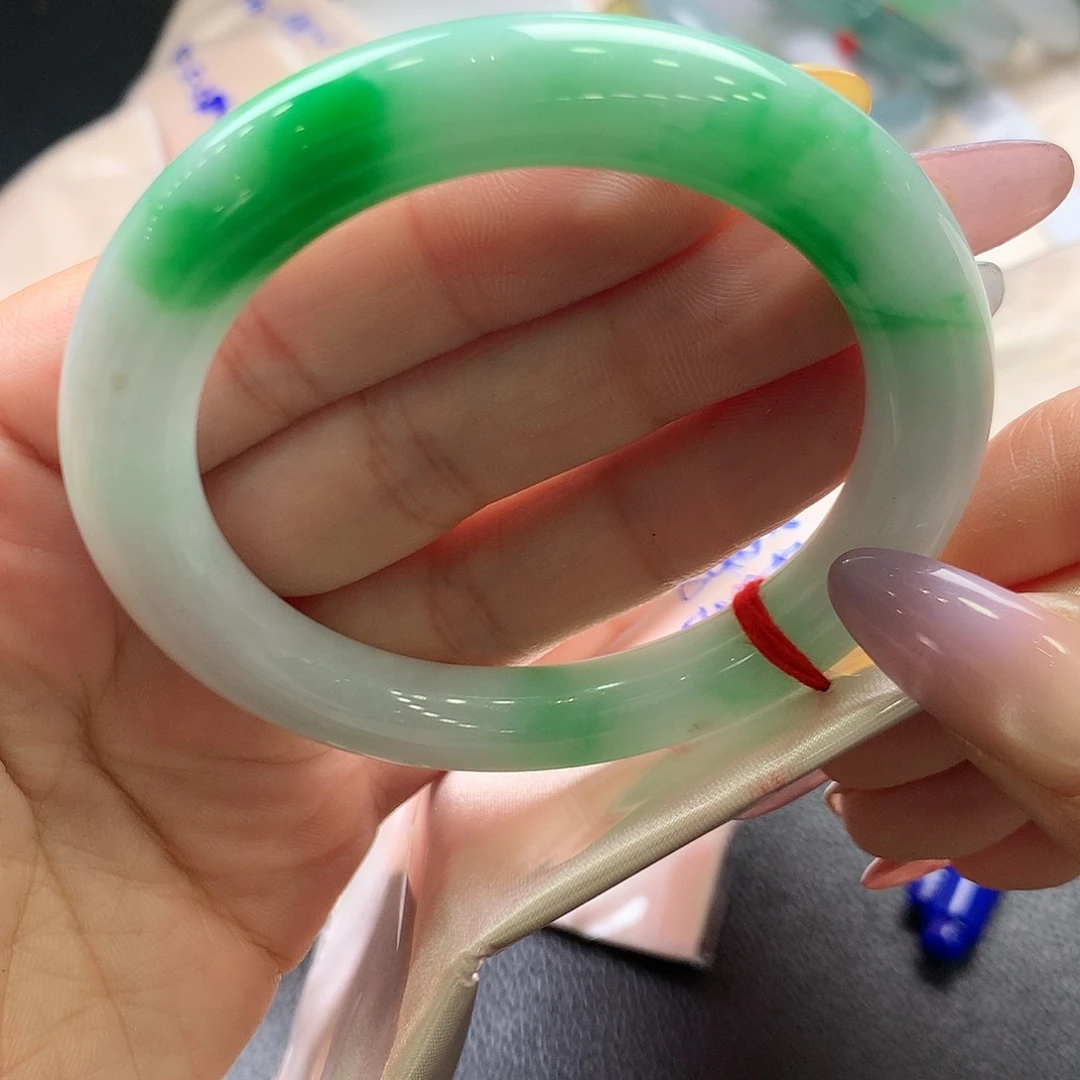 翡翠未镶嵌手镯54.6圆