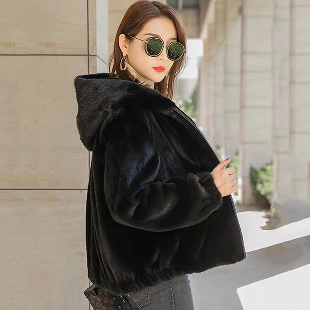 秋冬仿貂皮大衣女海宁新款短款连帽年轻款洋气水貂绒皮草毛毛外套