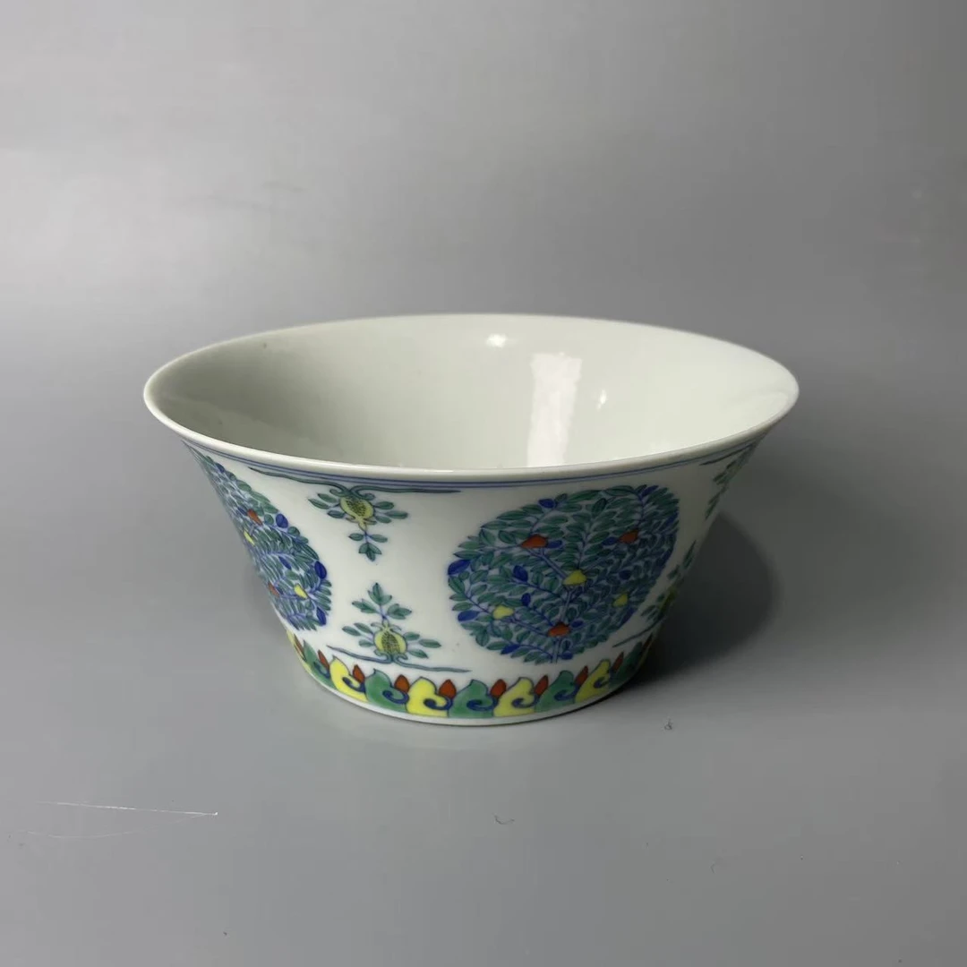 斗彩团花 马蹄碗