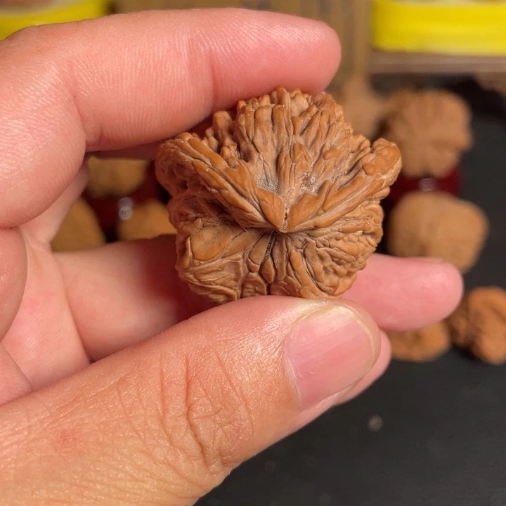 文玩核桃把件d****r核桃