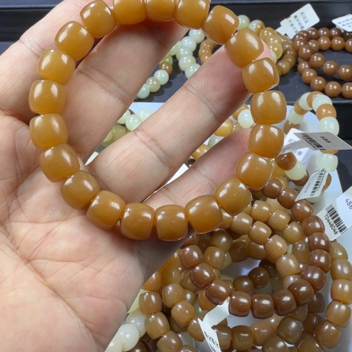 不***式和田玉未镶嵌车挂