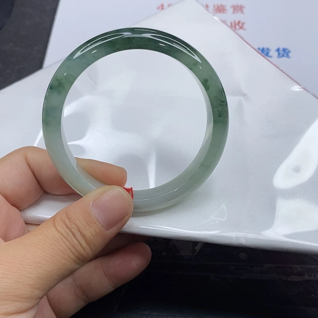 翡翠未镶嵌手镯翡翠