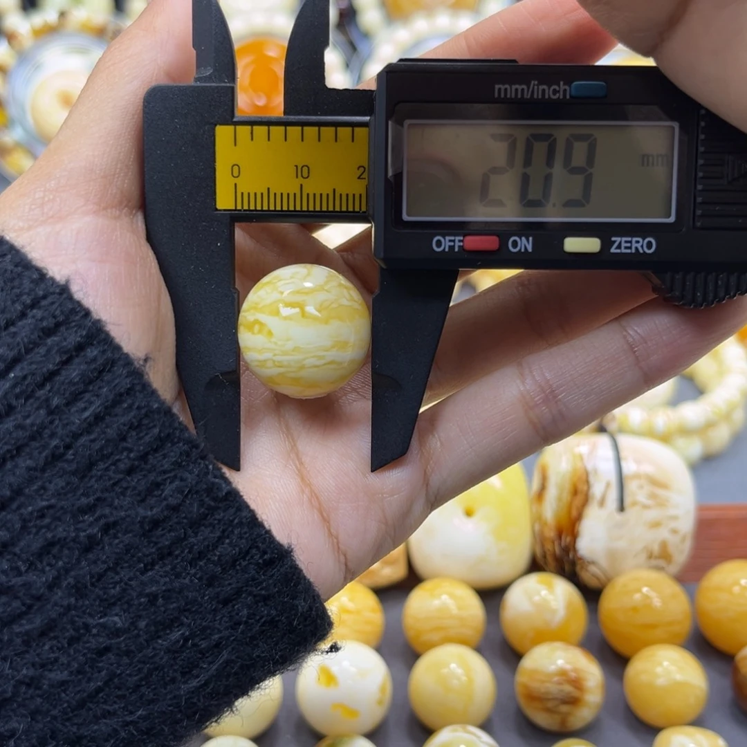 琥珀未镶嵌手串……