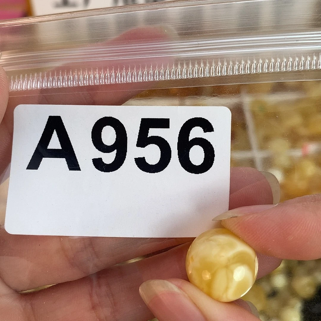 未镶嵌琥珀珠宝奇石