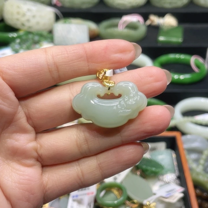 和田玉吊坠未镶嵌