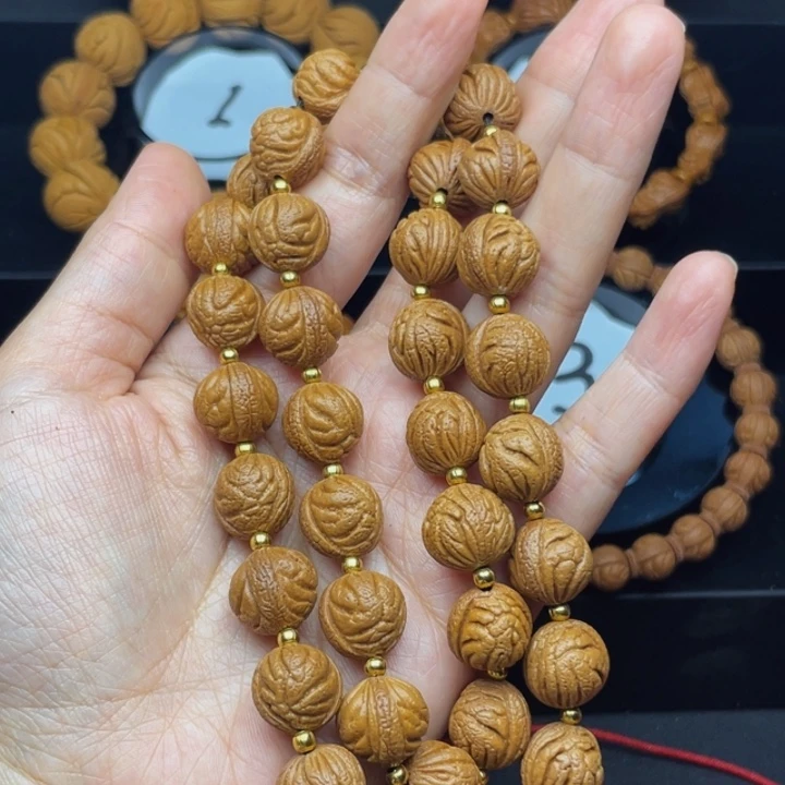 龙***桃核吊坠满天星^_^