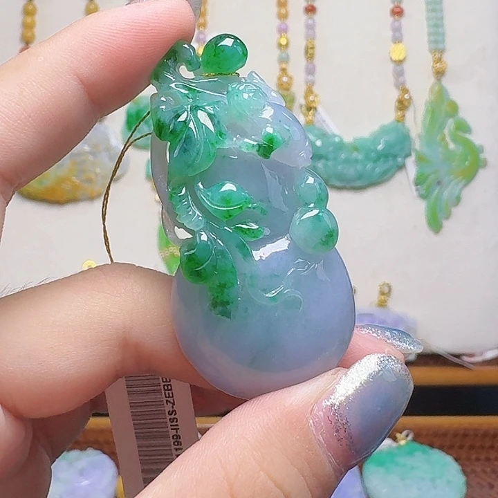 翡翠未镶嵌颈饰葫芦