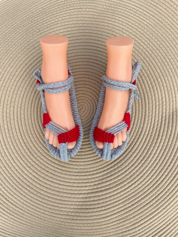 非遗技艺，夏天必备，吸汉透气不闷脚夏季鞋子