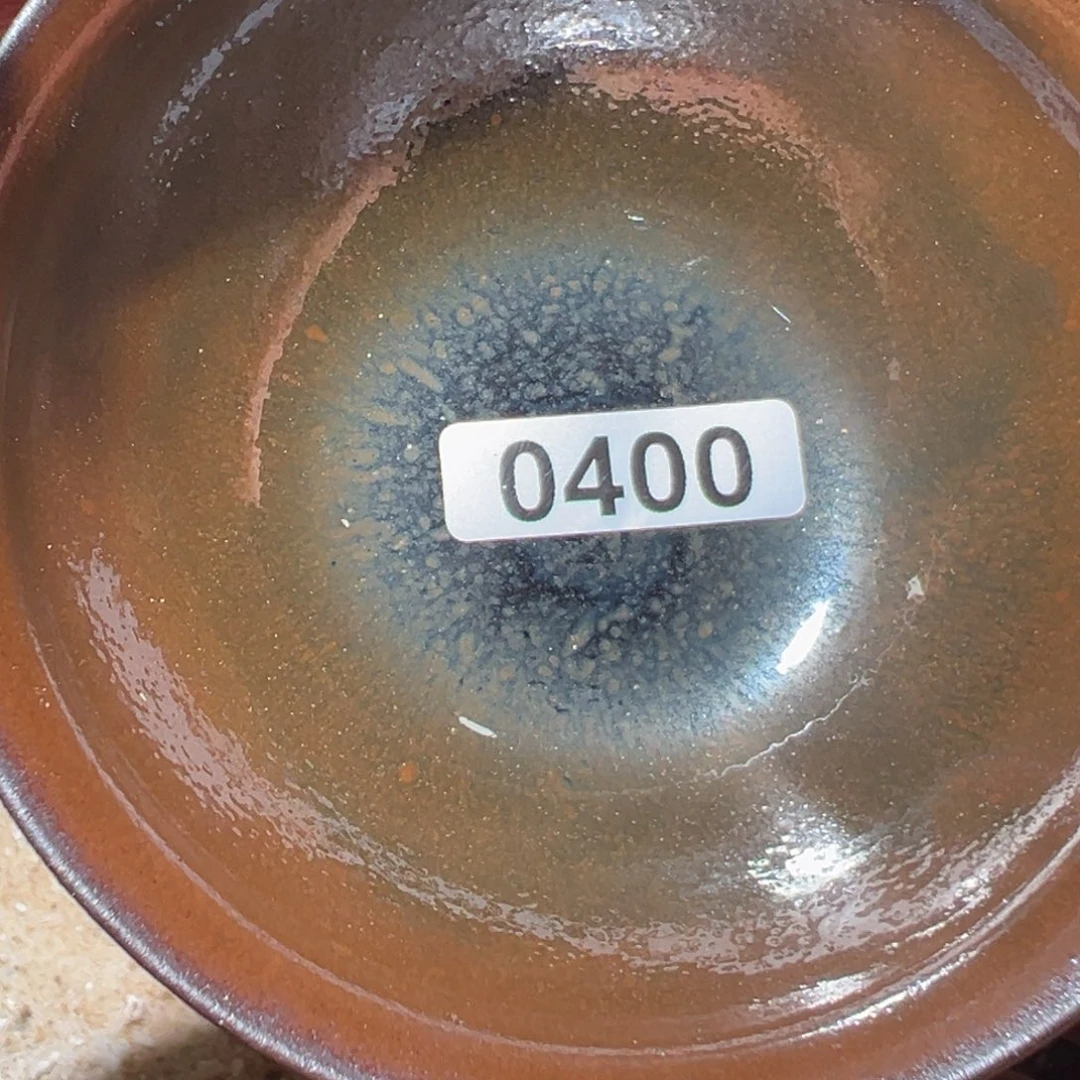 茶盏吴*由这几位朋友在做一项研究