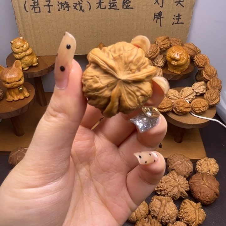 放***铁桃核吊坠三棱单只异型有瑕