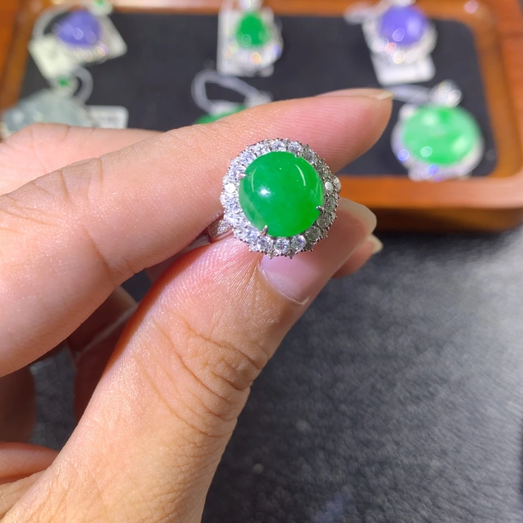 18K金镶嵌戒指翡翠珊**了两用款