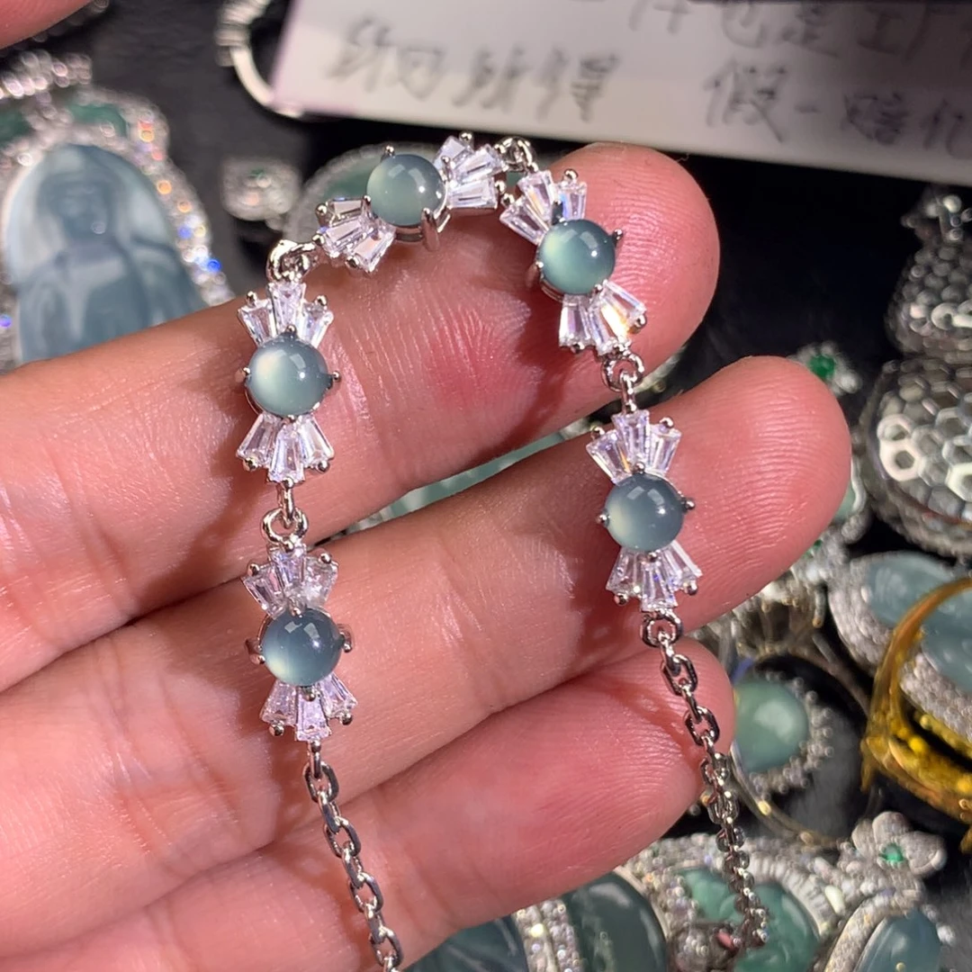 翡翠颈饰未镶嵌手链