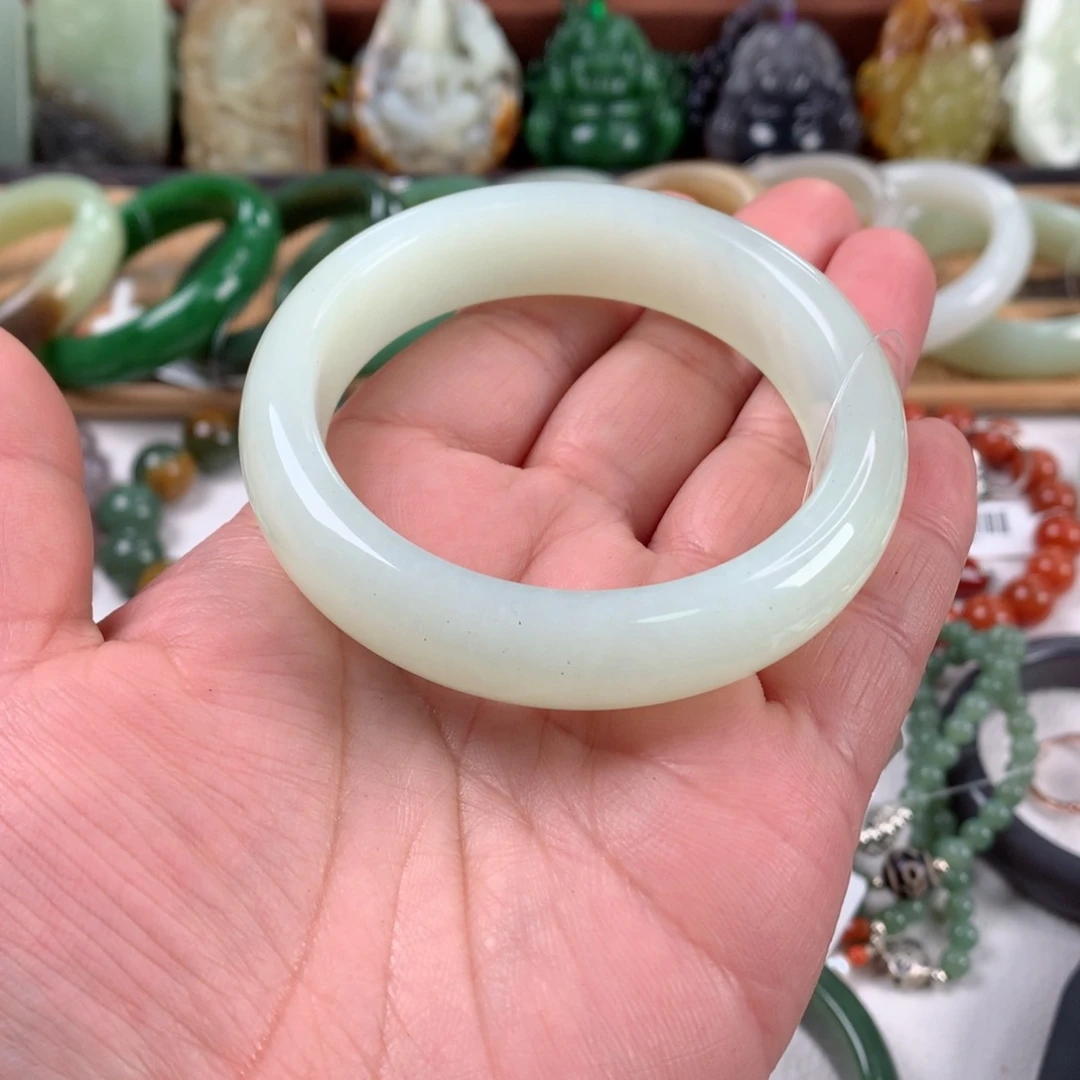 岫玉手镯未镶嵌56口径