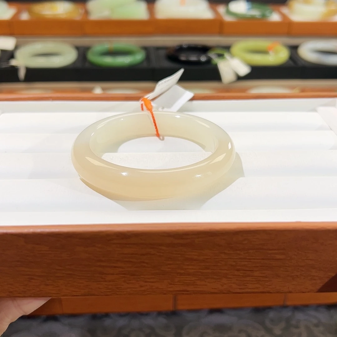 和田玉手镯未镶嵌  【粉白】