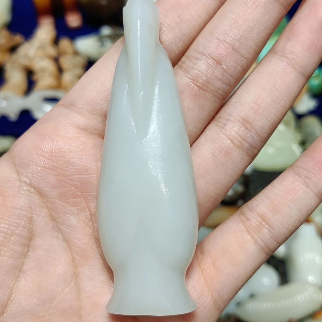 海***天和田玉未镶嵌颈饰