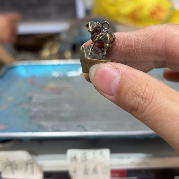 976 铜器物品理性消费
