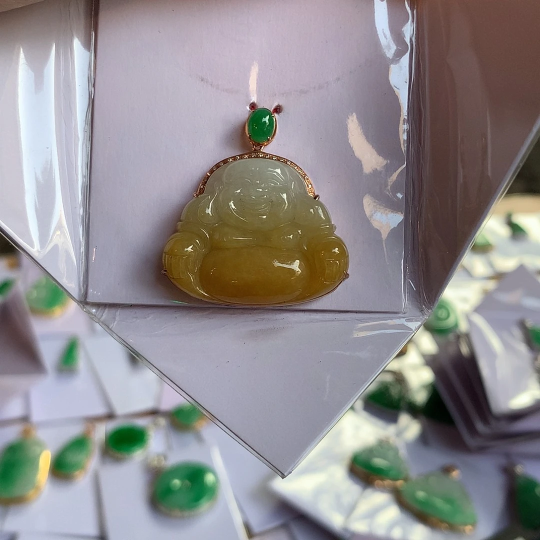 翡翠18K金镶嵌颈饰佛公