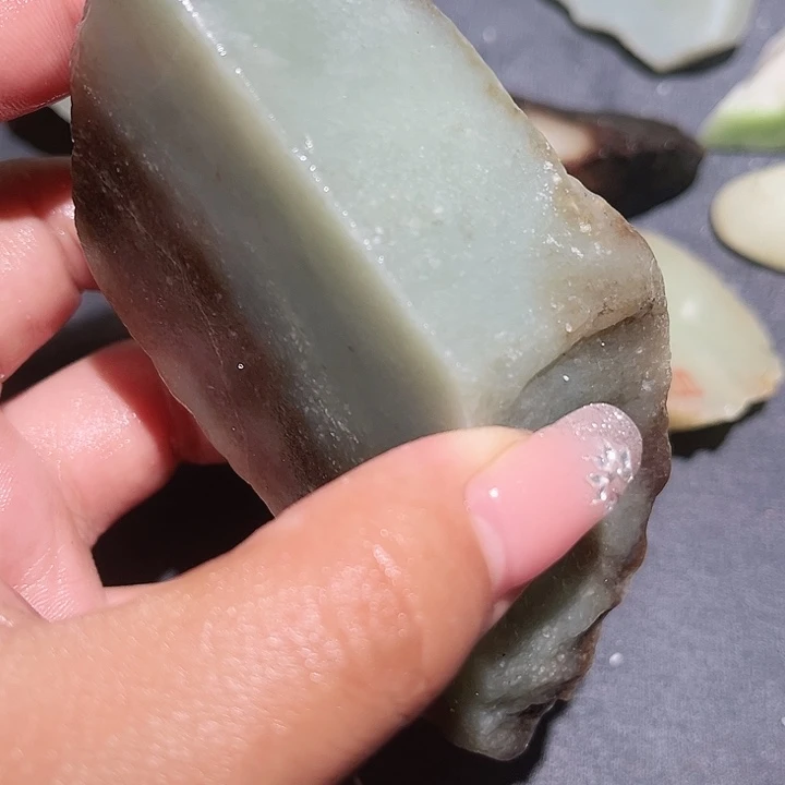 和田玉（糖玉）未镶嵌珠宝奇石