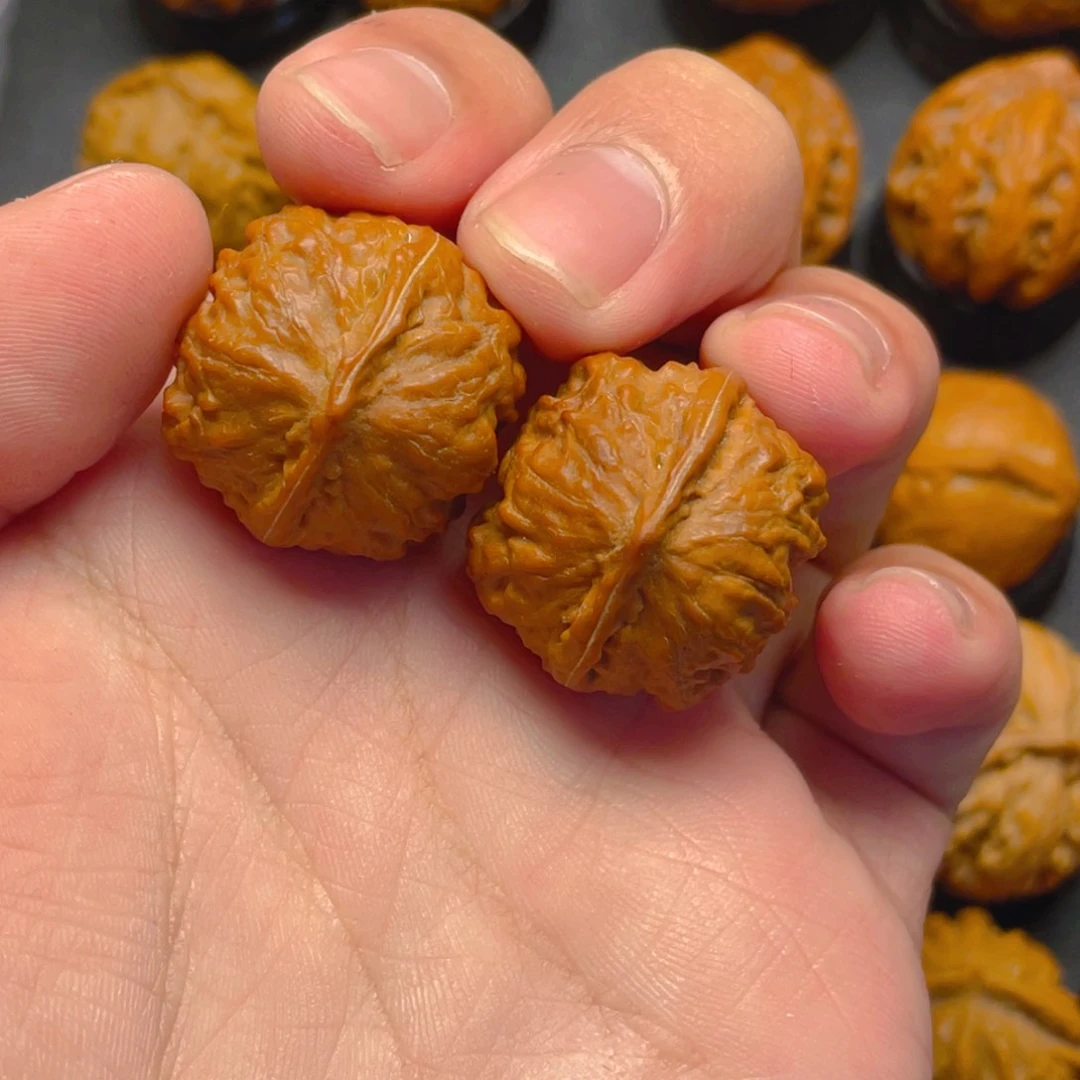 文玩核桃把件圣****主小手捻