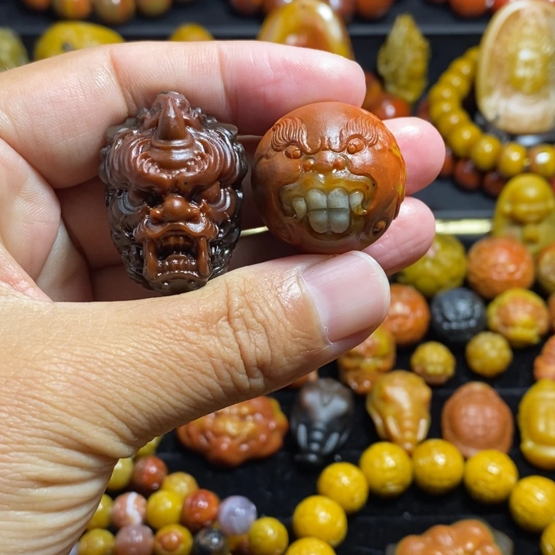 我***乐玛瑙/玉髓未镶嵌战国红