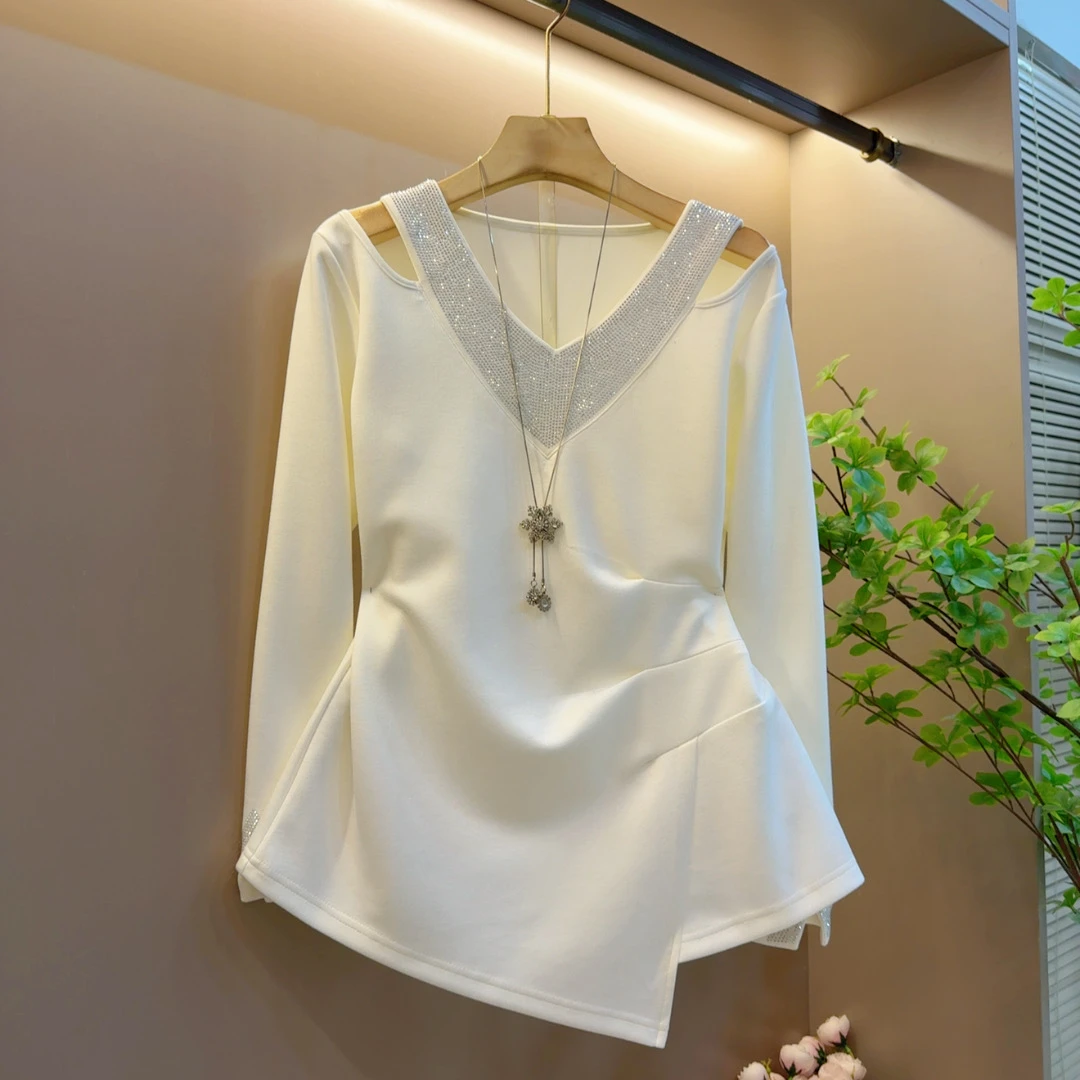 气质V领秋季新款重工烫钻百搭轻奢显瘦长袖上衣（长61左右）