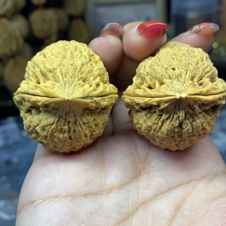 吊坠文玩核桃69粗筋狮王练手微瑕福利
