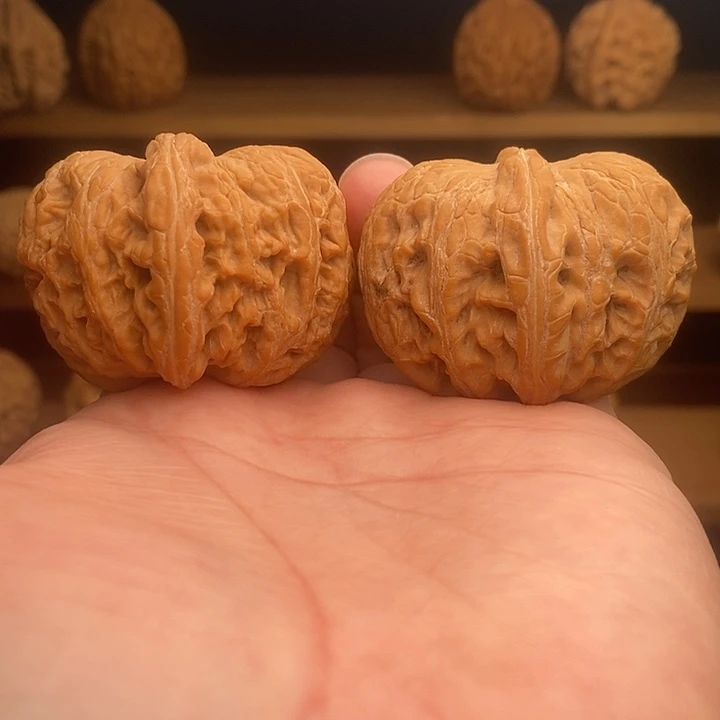 文玩核桃吊坠元宝46