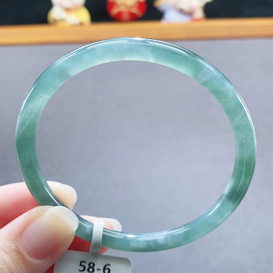 翡翠未镶嵌手镯50