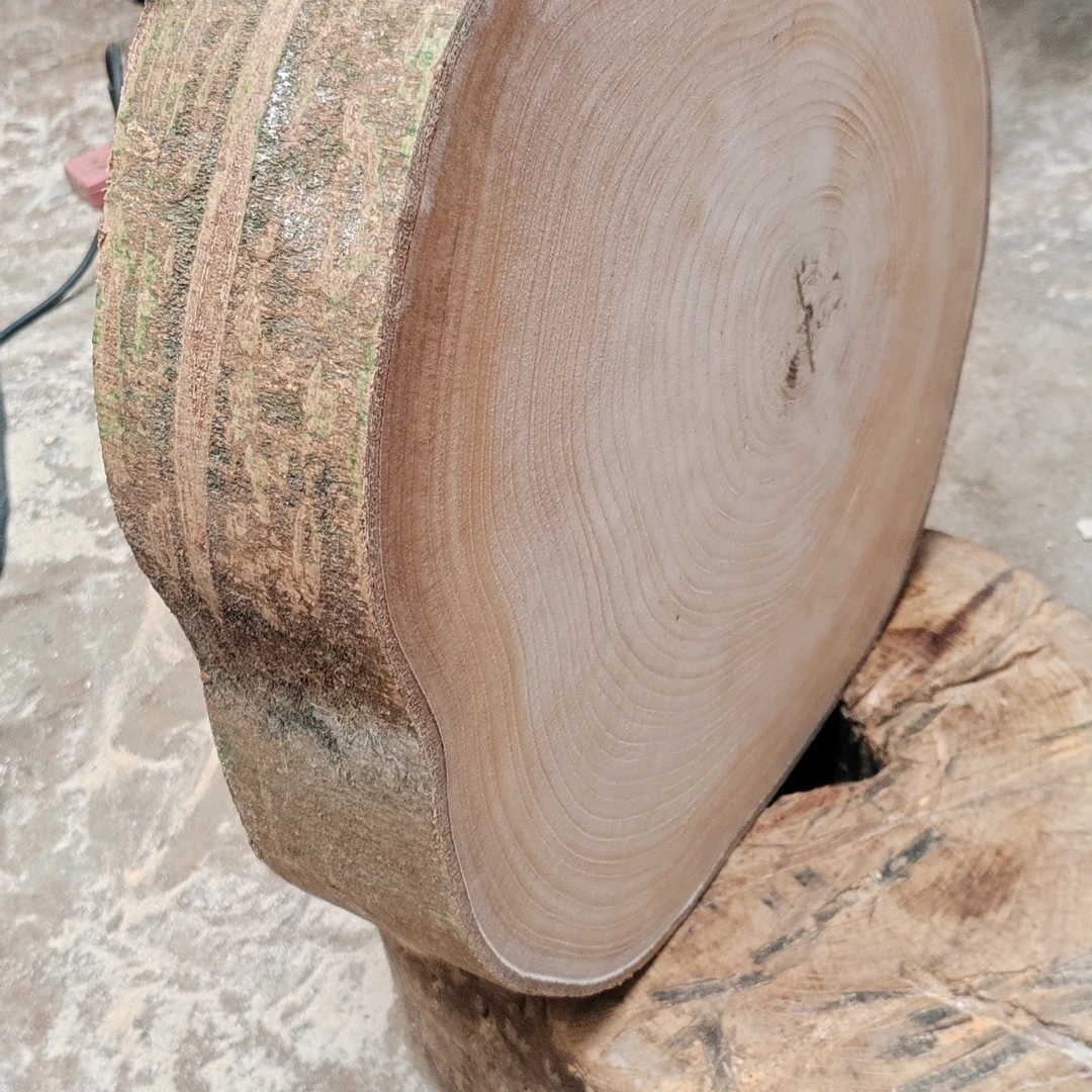 贵州皂角树菜板整木切割圆形菜板砧板家用商用菜墩