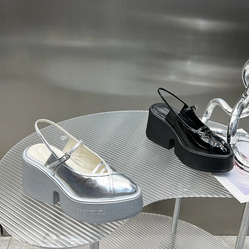 厚底包头凉鞋女夏2025新款尖头显瘦配裙子英伦风松糕鞋SJ2269-22