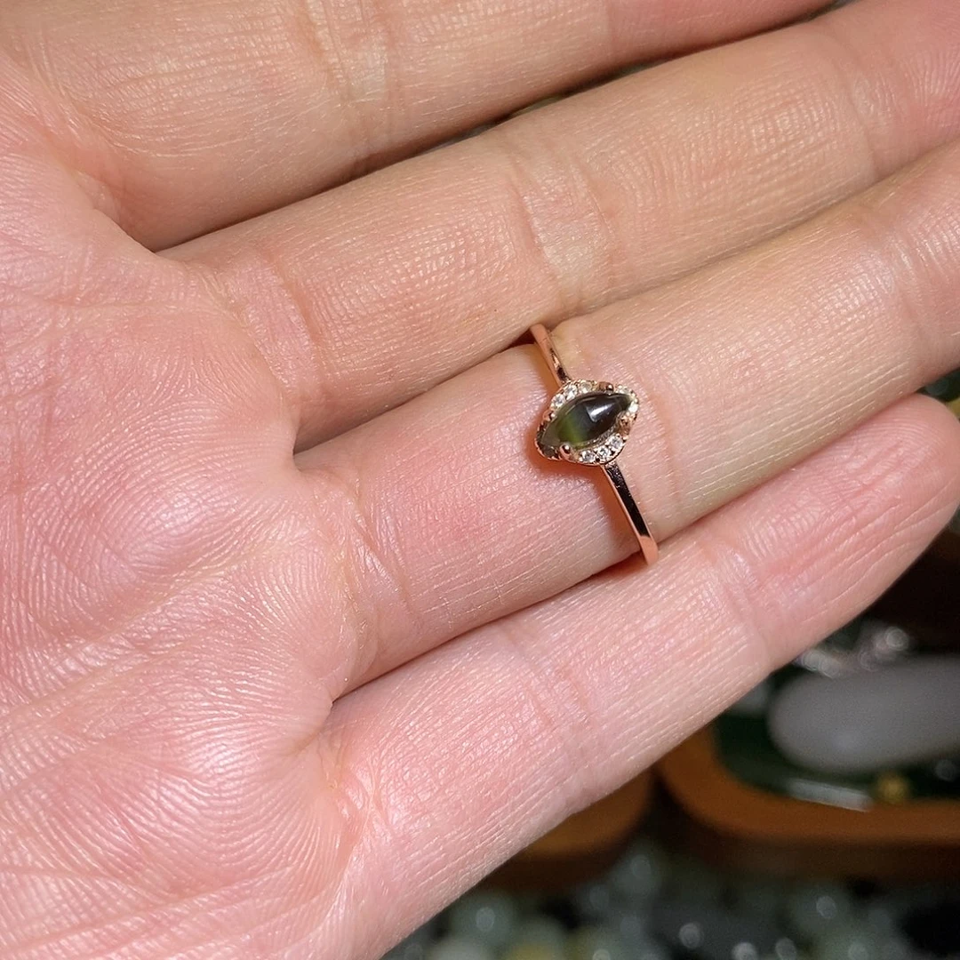 【闪购商品】银S925镶嵌戒指和田玉（碧玉）阿***验
