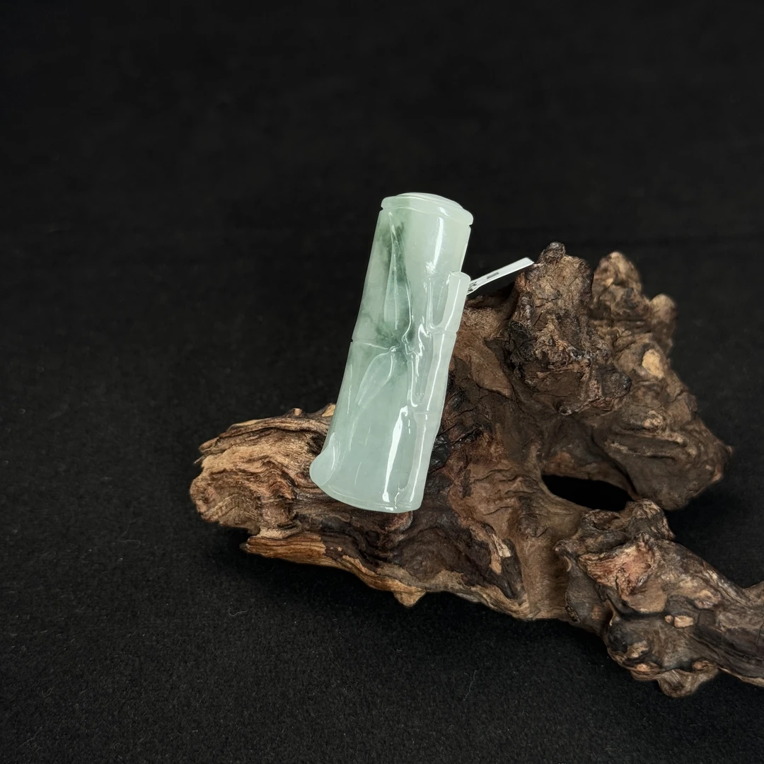 【诚翠拍品第九十八期午】翡翠36吊坠LLi5054